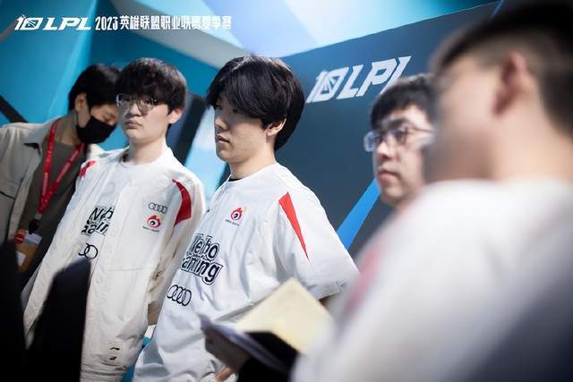 意味着他在 意味着他在