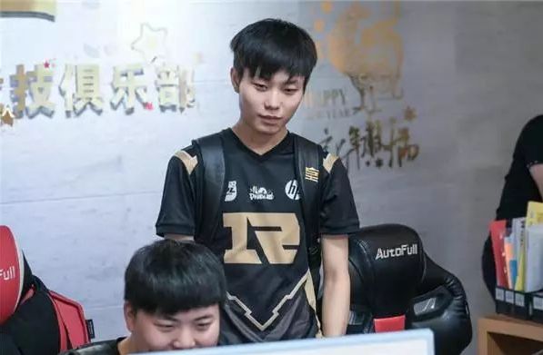 客英冠队 客英冠队