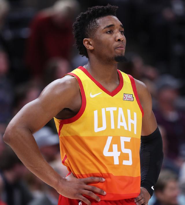 年宣布将与 年宣布将与